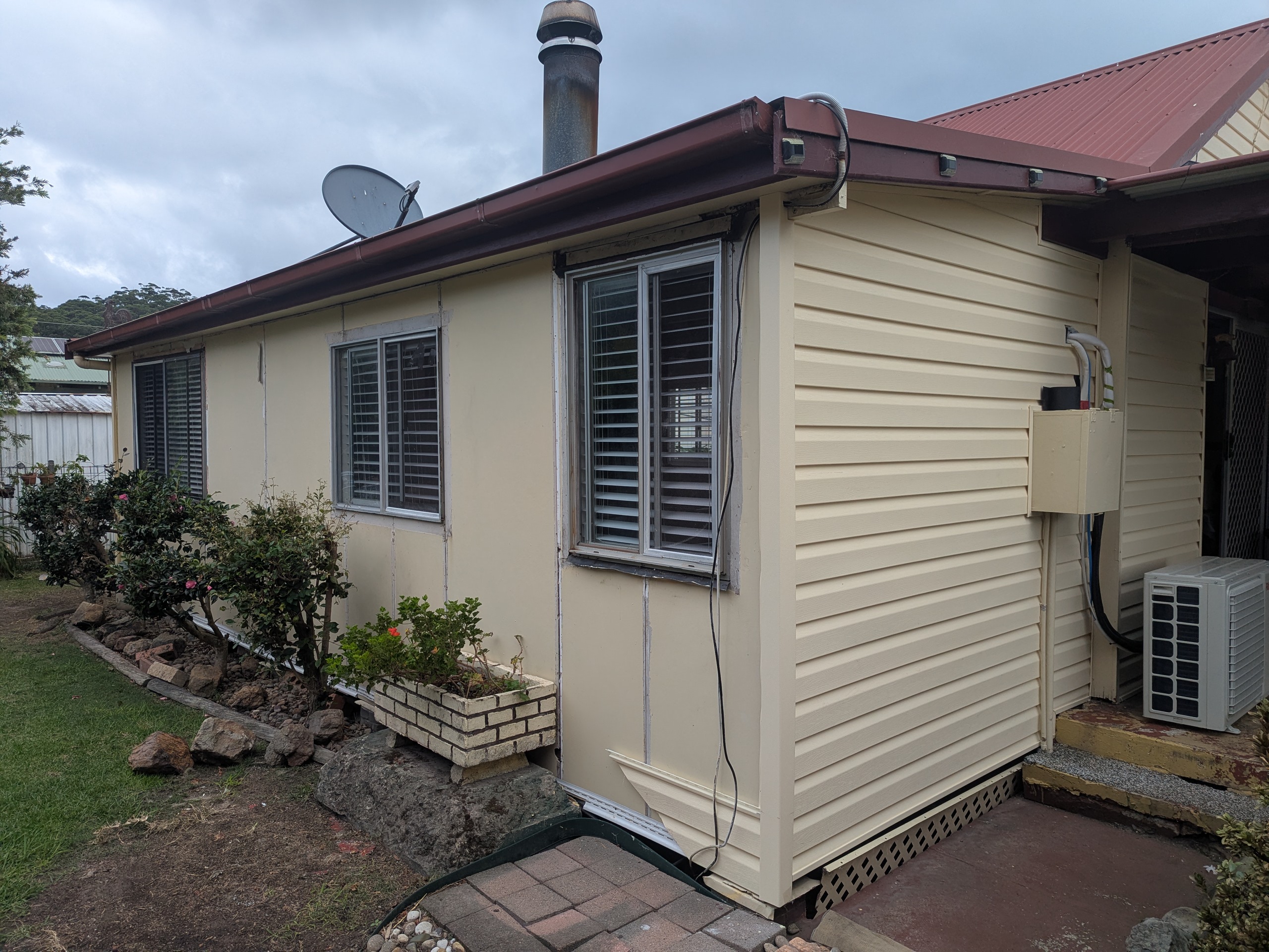 Solid vinyl cladding