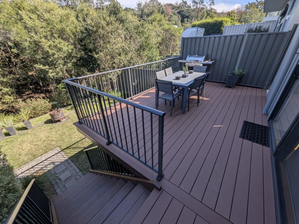 Custom timber deck builder in Wollongong by Mojo Craftsman
