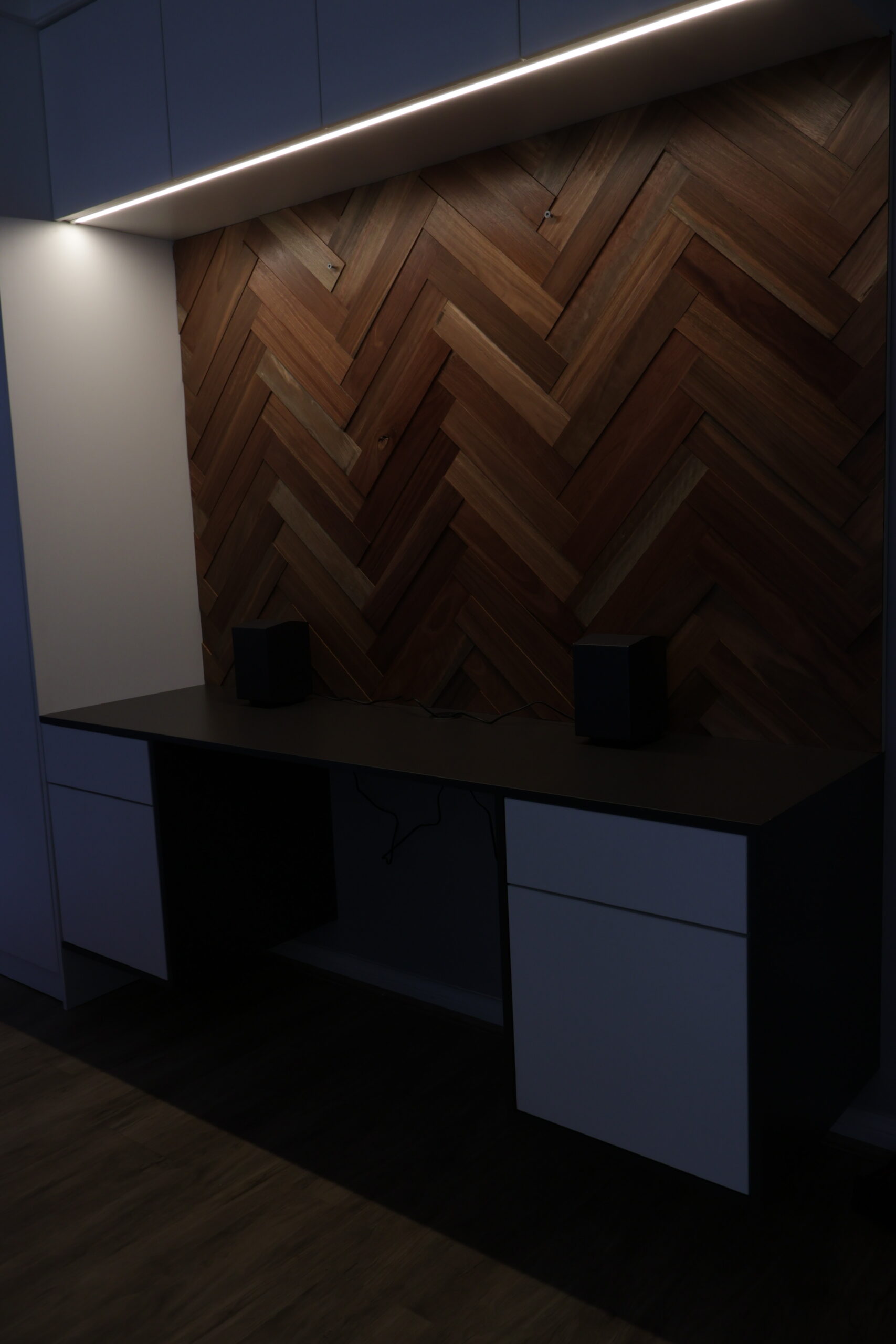 Herringbone Timber Feature Wall with Custom Cabinetry – Modern Interior Design Shellharbour