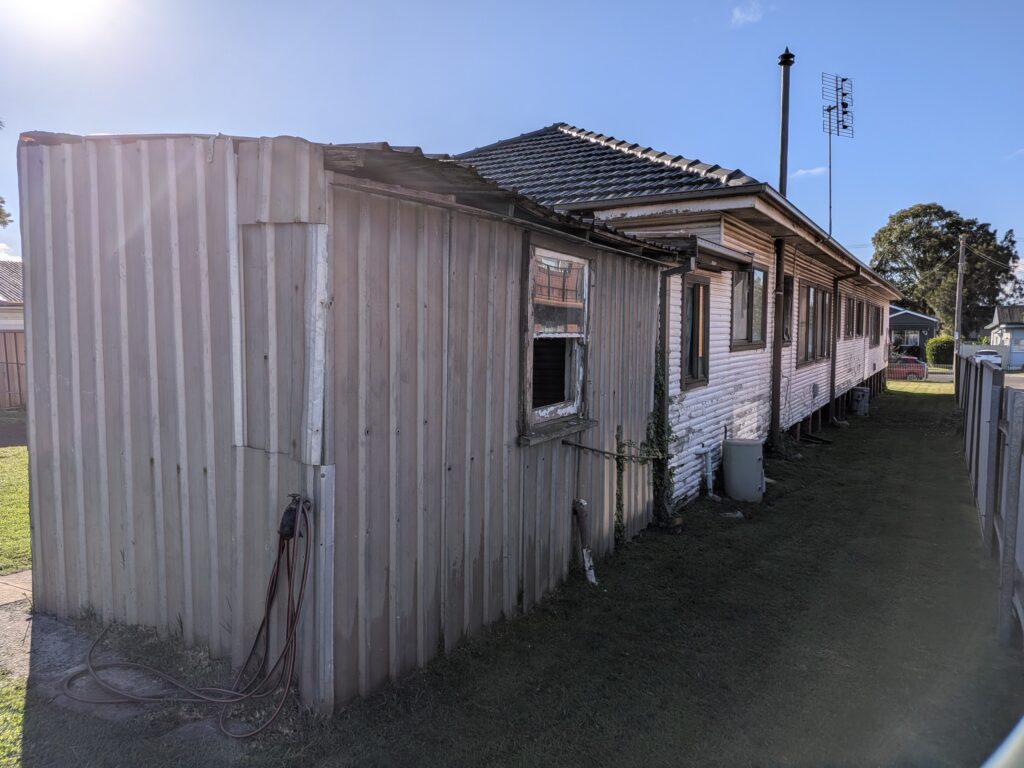 Residential vinyl cladding replacement for an older weatherboard house in Wollongong